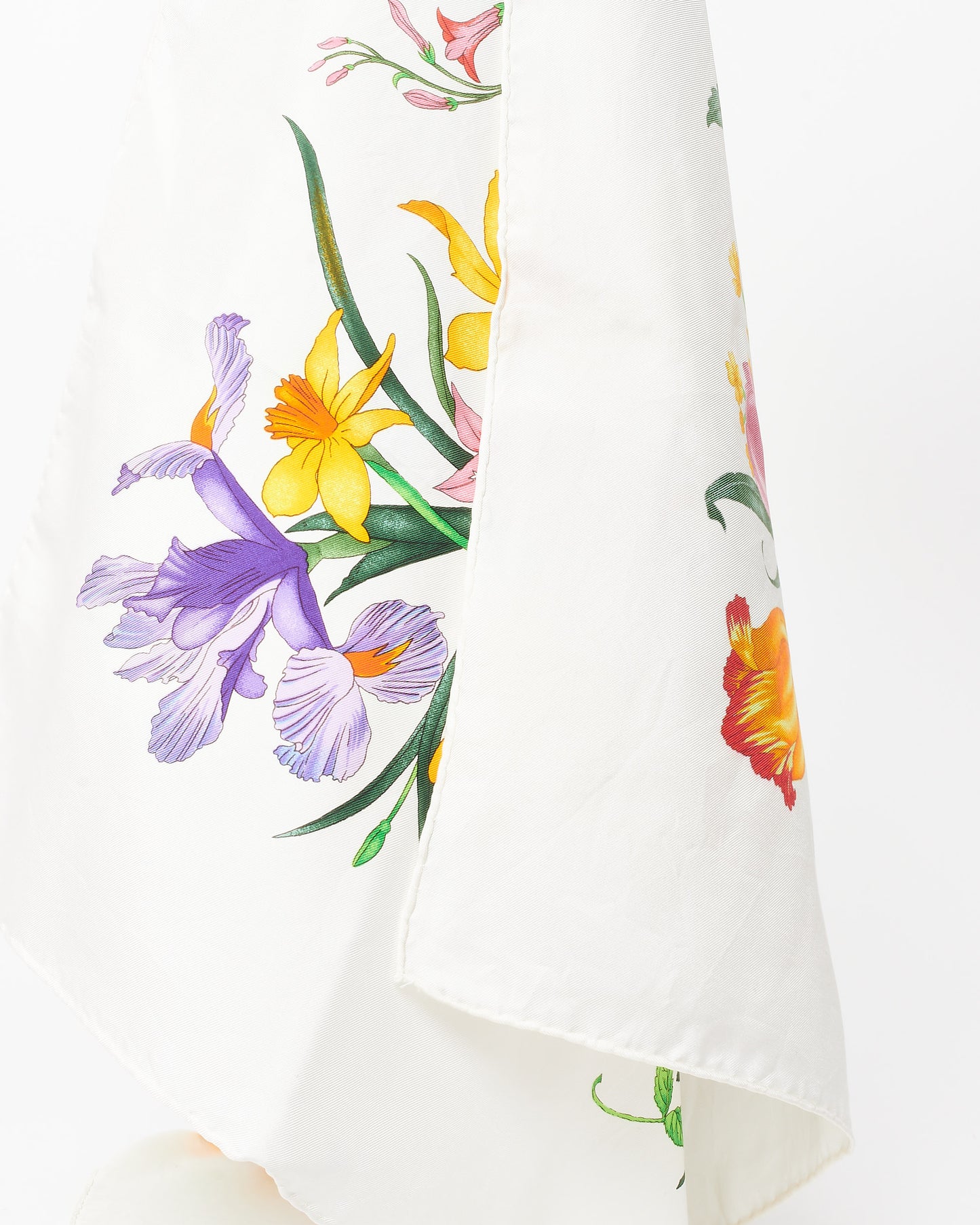 Gucci White Silk 
Multi Floral Print Scarf