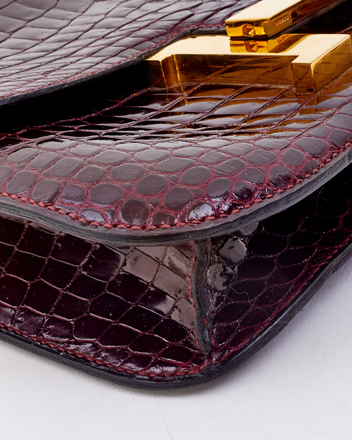 Hermès Vintage Burgundy Crocodile Porossus Lisse Constance 24 GHW