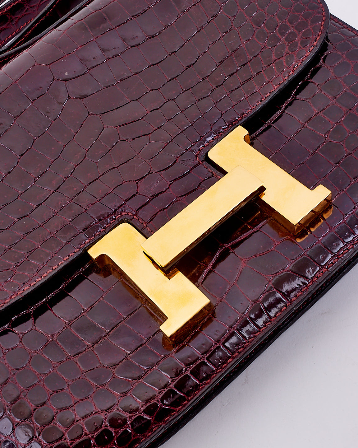 Hermès Vintage Burgundy Crocodile Porossus Lisse Constance 24 GHW