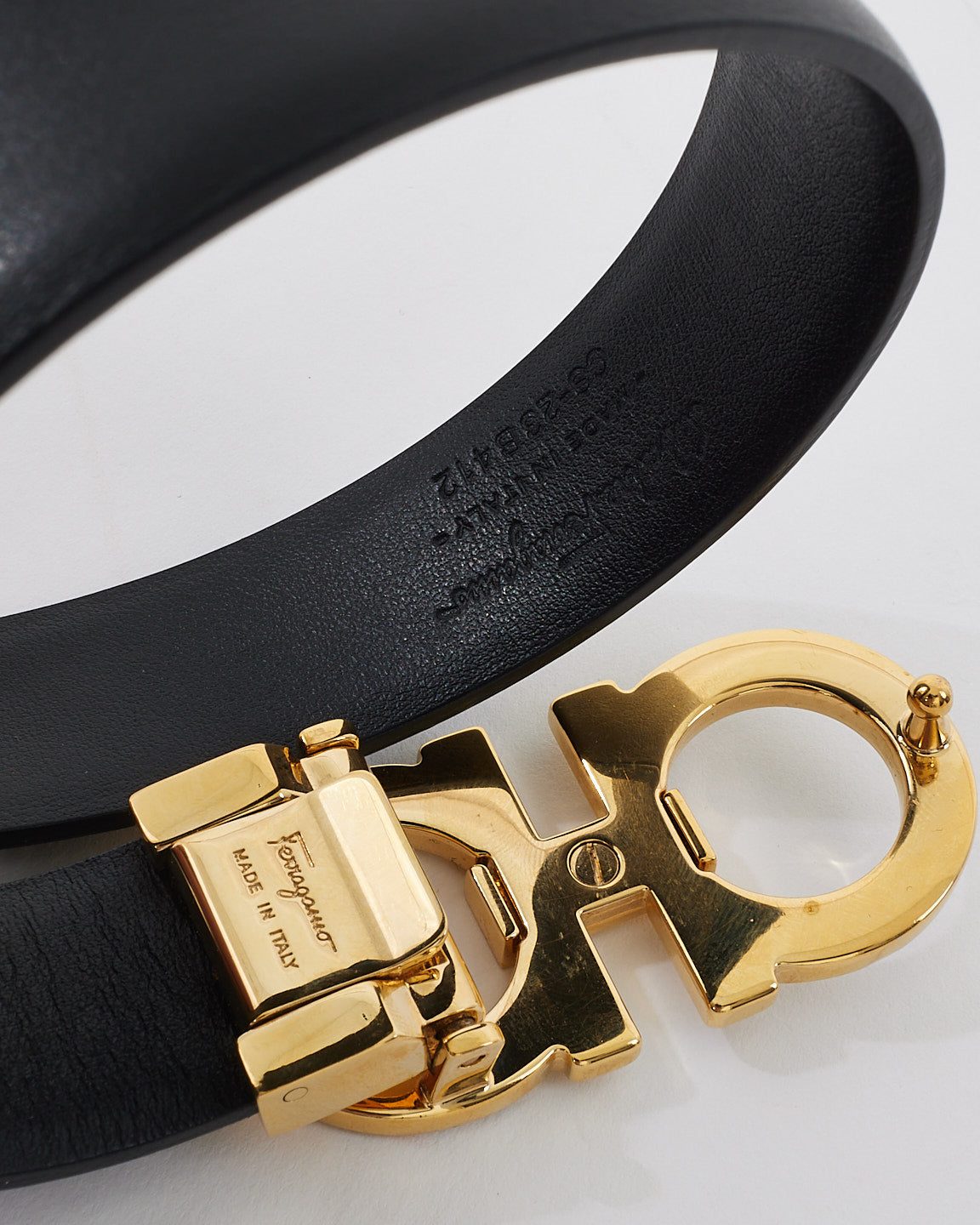 Salvatore Ferragamo Black Leather Gancini Buckle Belt - 90/36