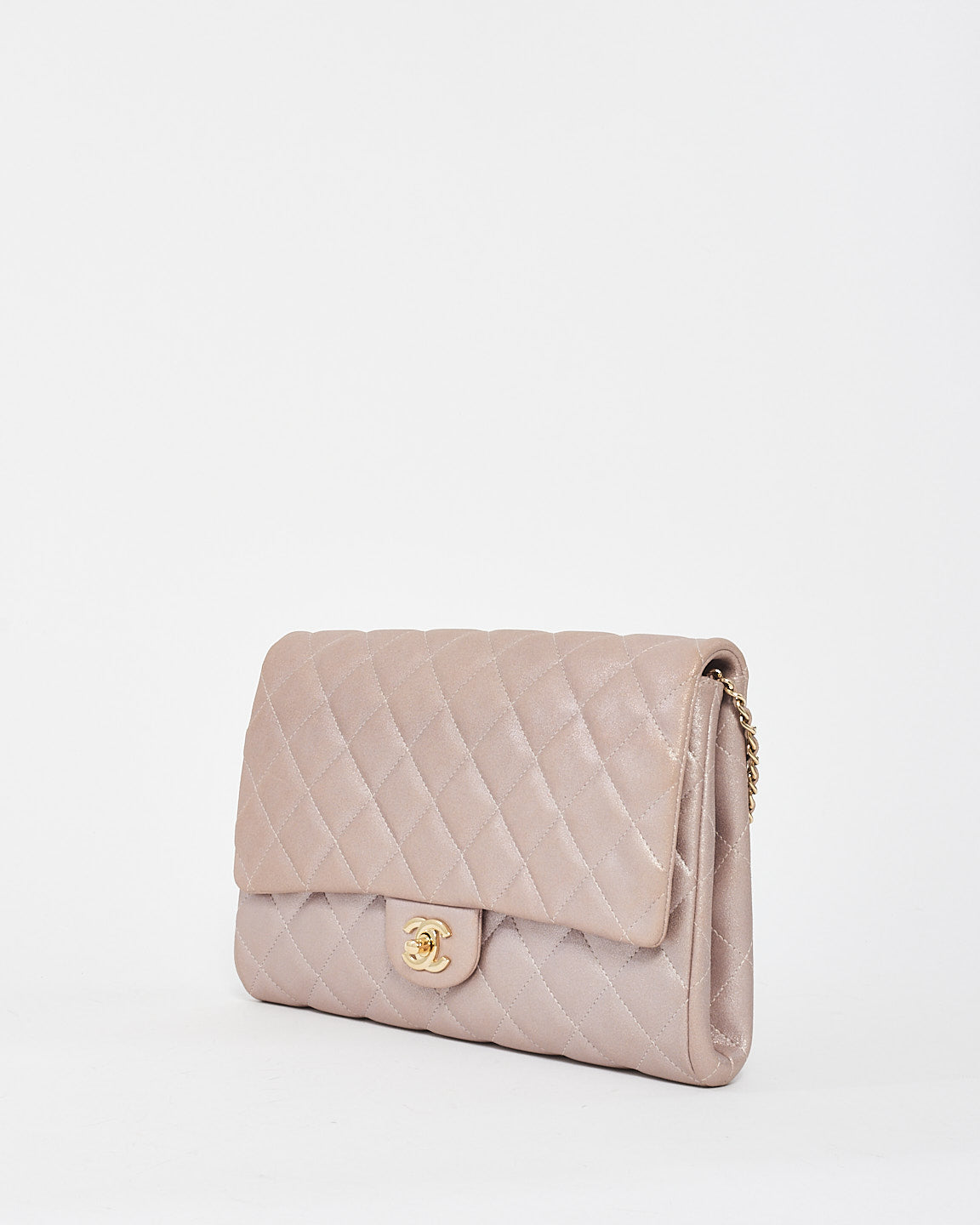 Sac à bandoulière à rabat simple en cuir de veau métallisé rose irisé Chanel