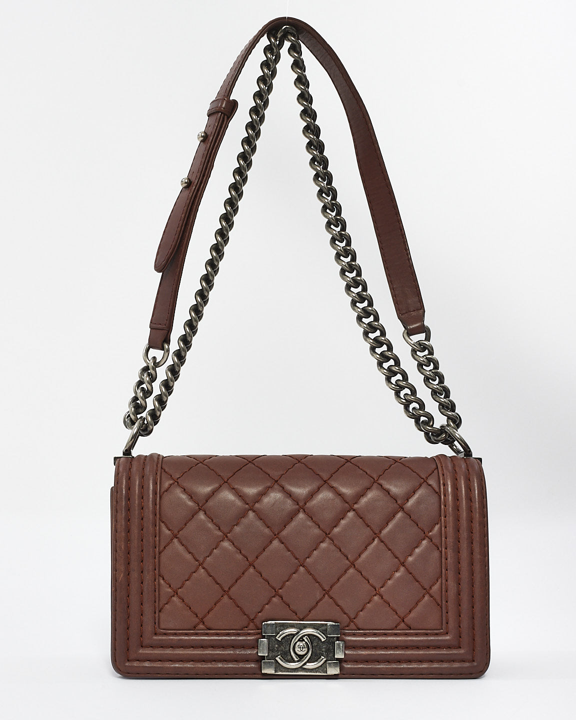 Sac Boy Old Medium en cuir matelassé marron Chanel