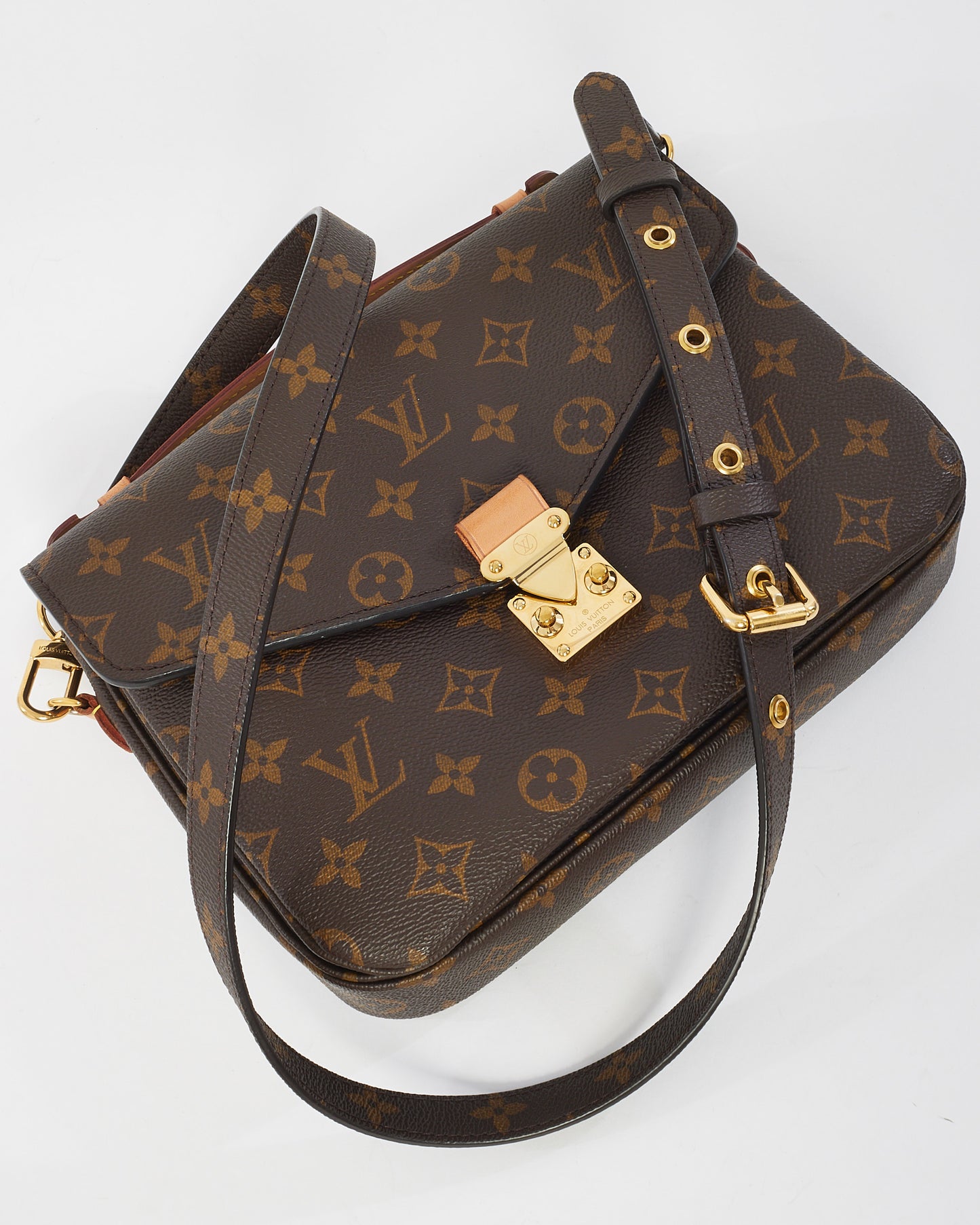 Louis Vuitton Monogram Canvas Pochette Metis Bag