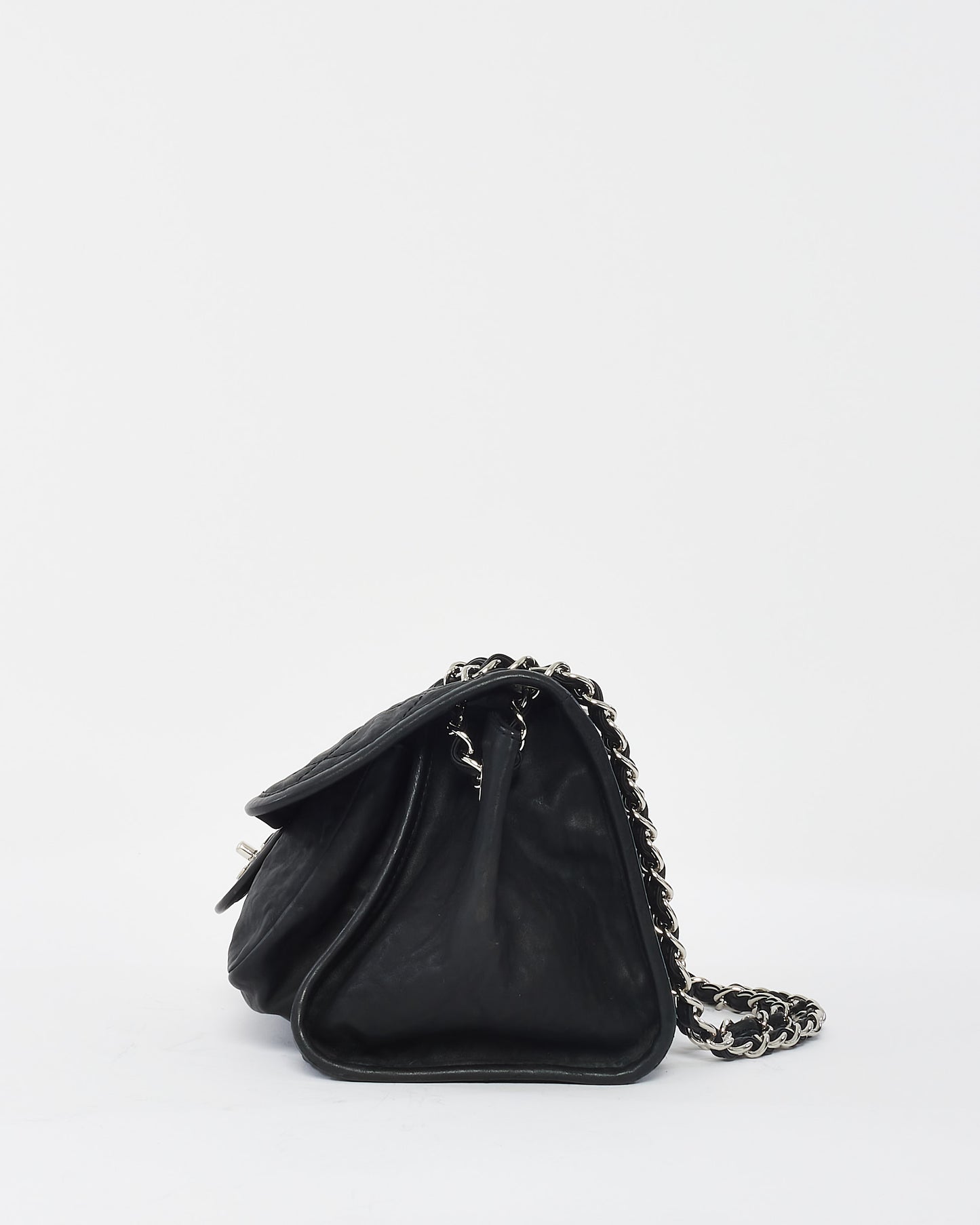 Sac à rabat à double poche en cuir de veau noir Chanel SHW