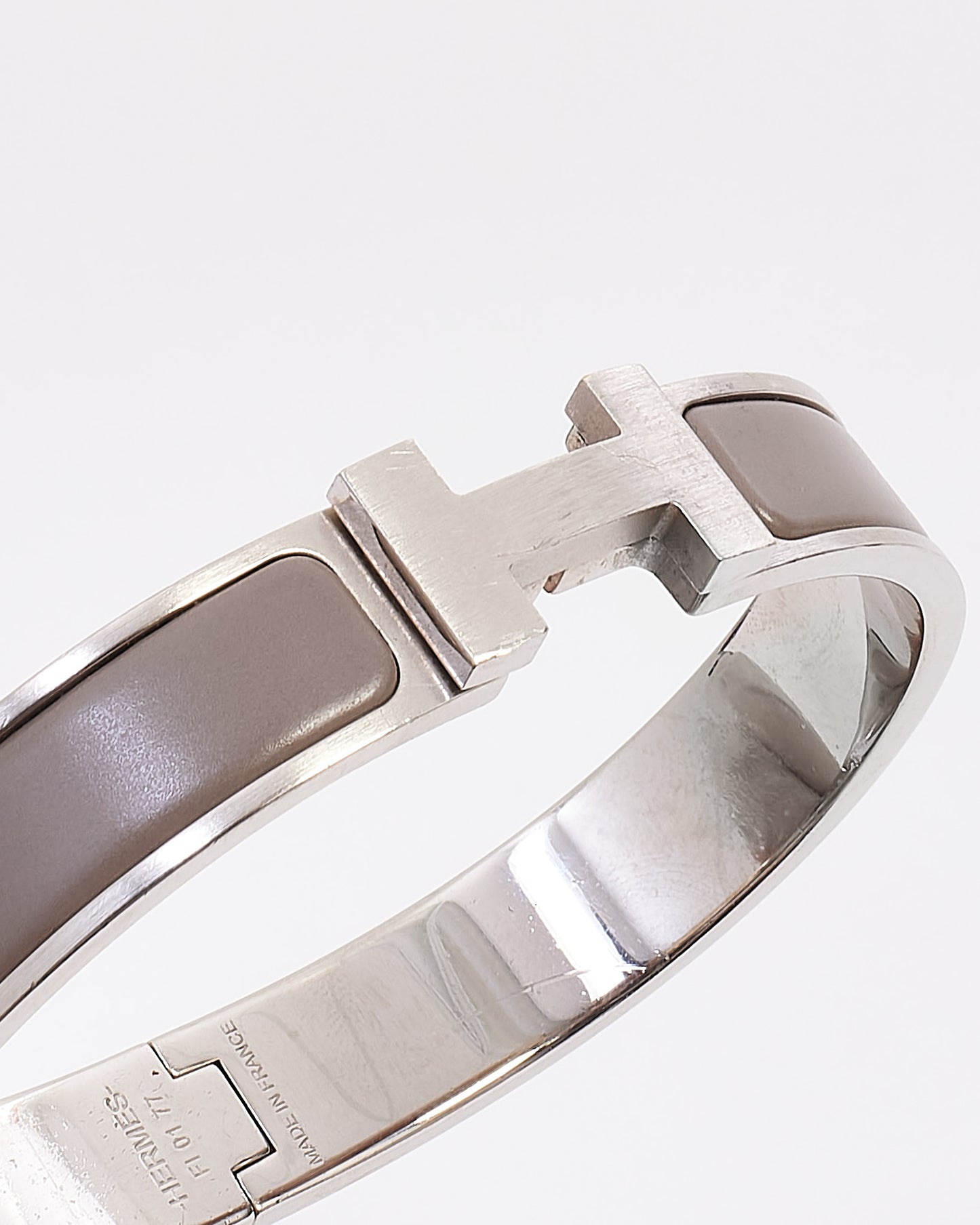 Hermès Men
s Silver/Grey Enamel H Clic Clac Bracelet