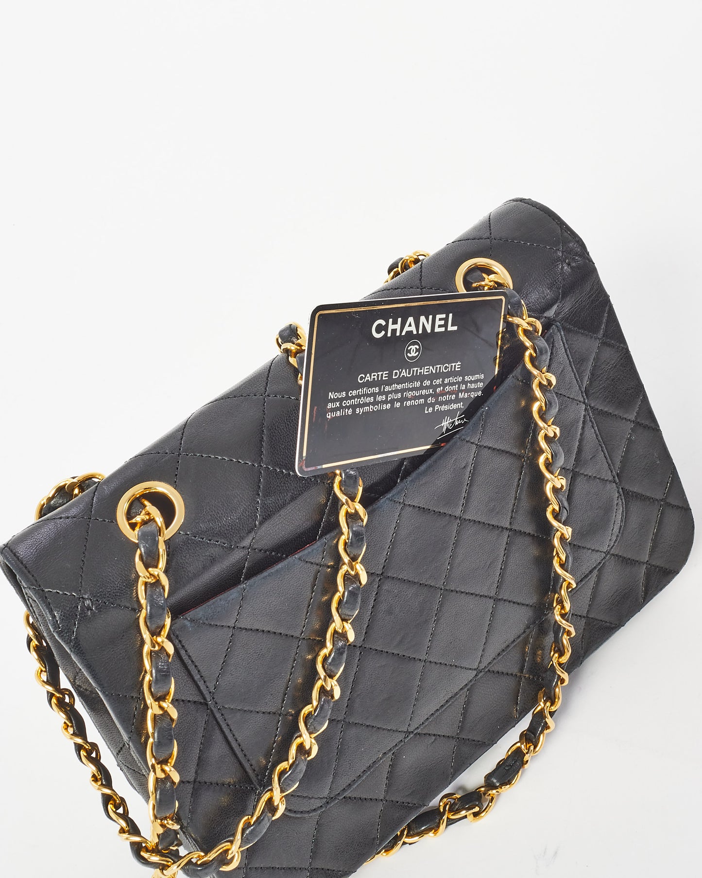 Sac à rabat complet en cuir noir vintage Chanel