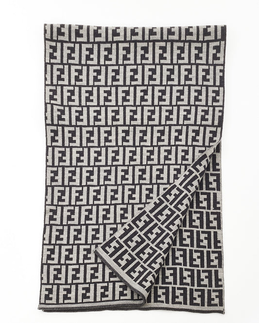 Fendi Grey 
Black Wool Blend FF Logo Jacquard Scarf