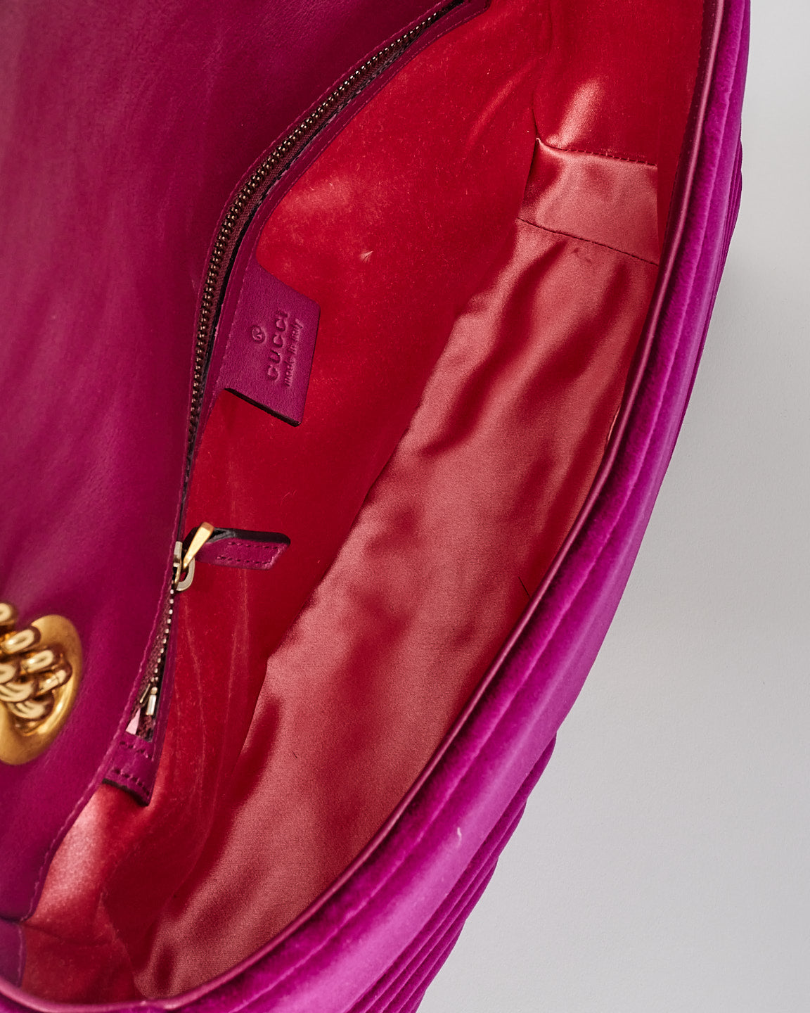 Gucci Fuchsia Matelassé Velvet Medium GG Marmont Shoulder Bag