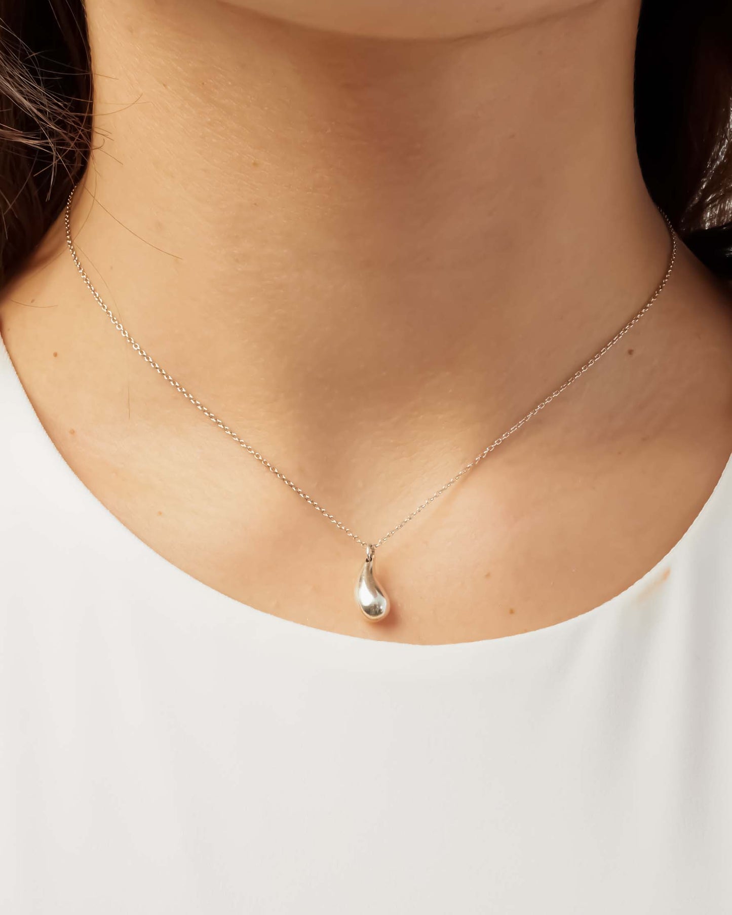 Tiffany 
Co. Sterling Silver Elsa Peretti Teardrop Pendant Necklace