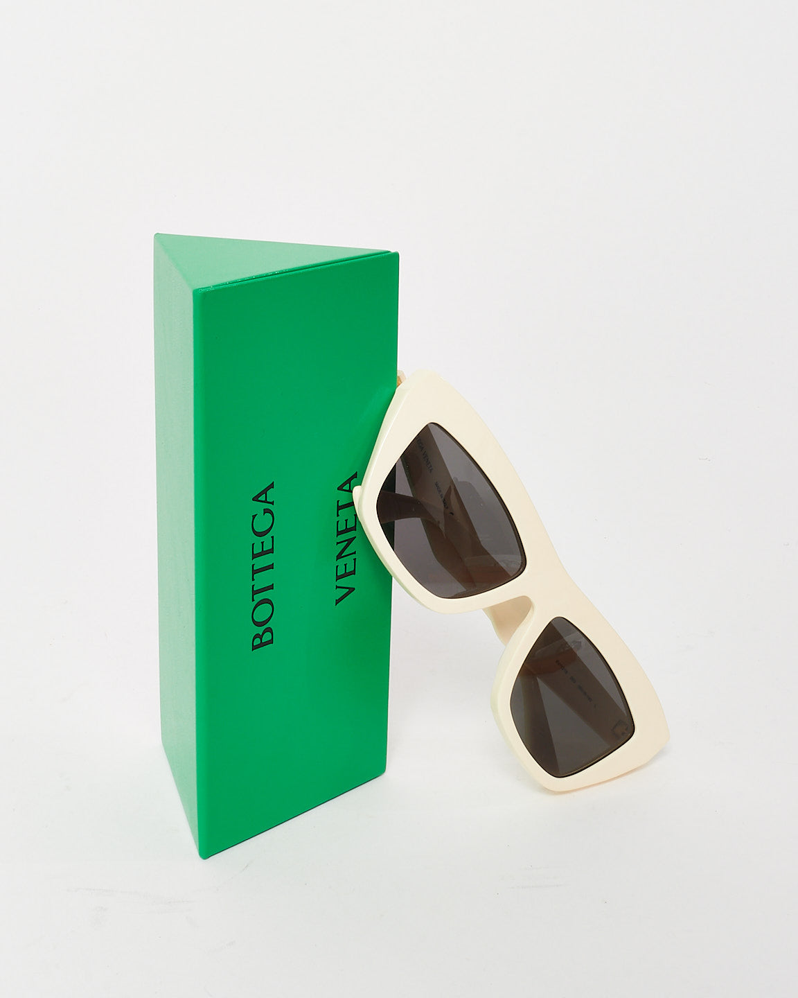 Bottega Veneta Cream Acetate Cat Eye BV1121S Sunglasses