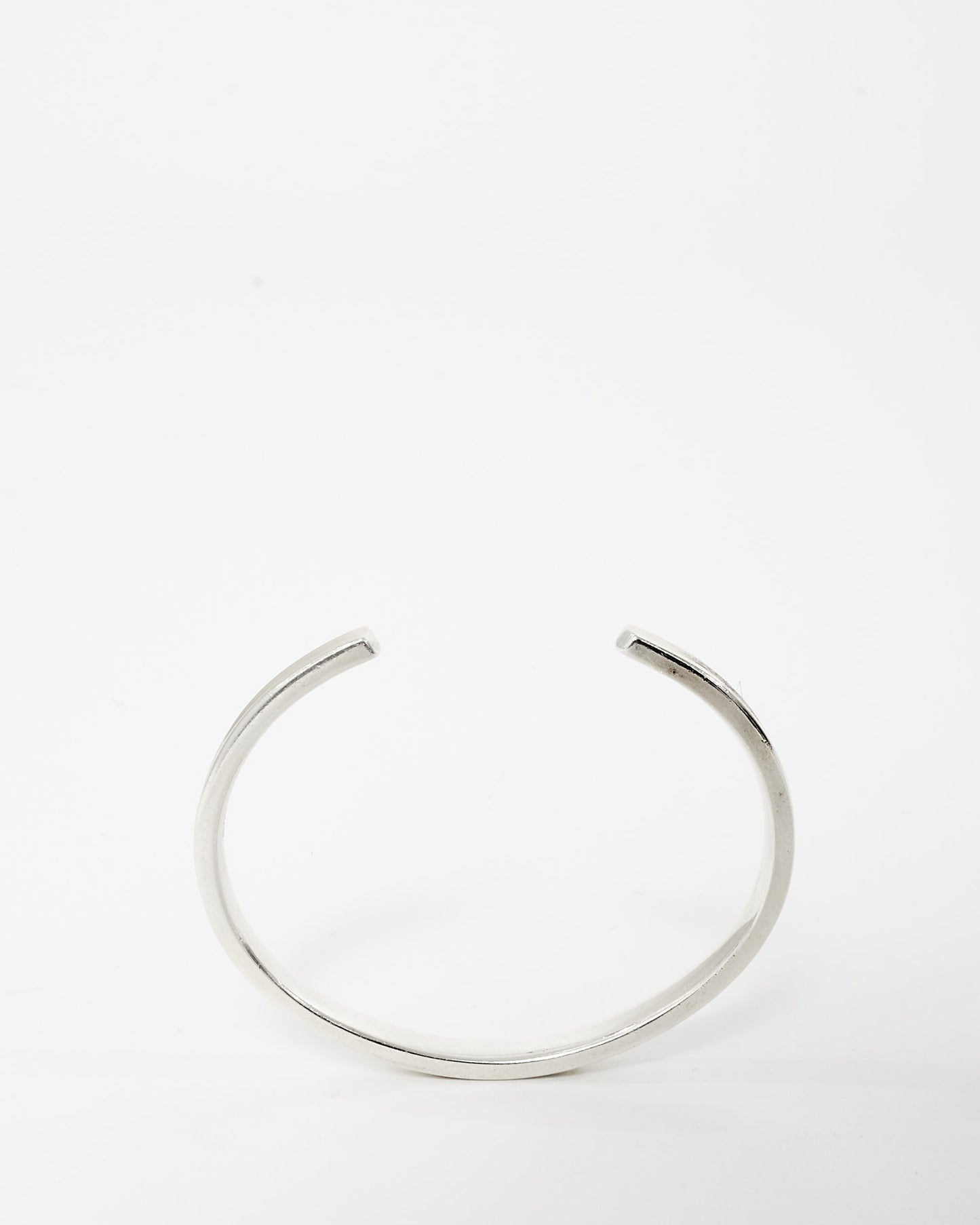 Tiffany 
Co. Silver T 
Co. Bangle Bracelet