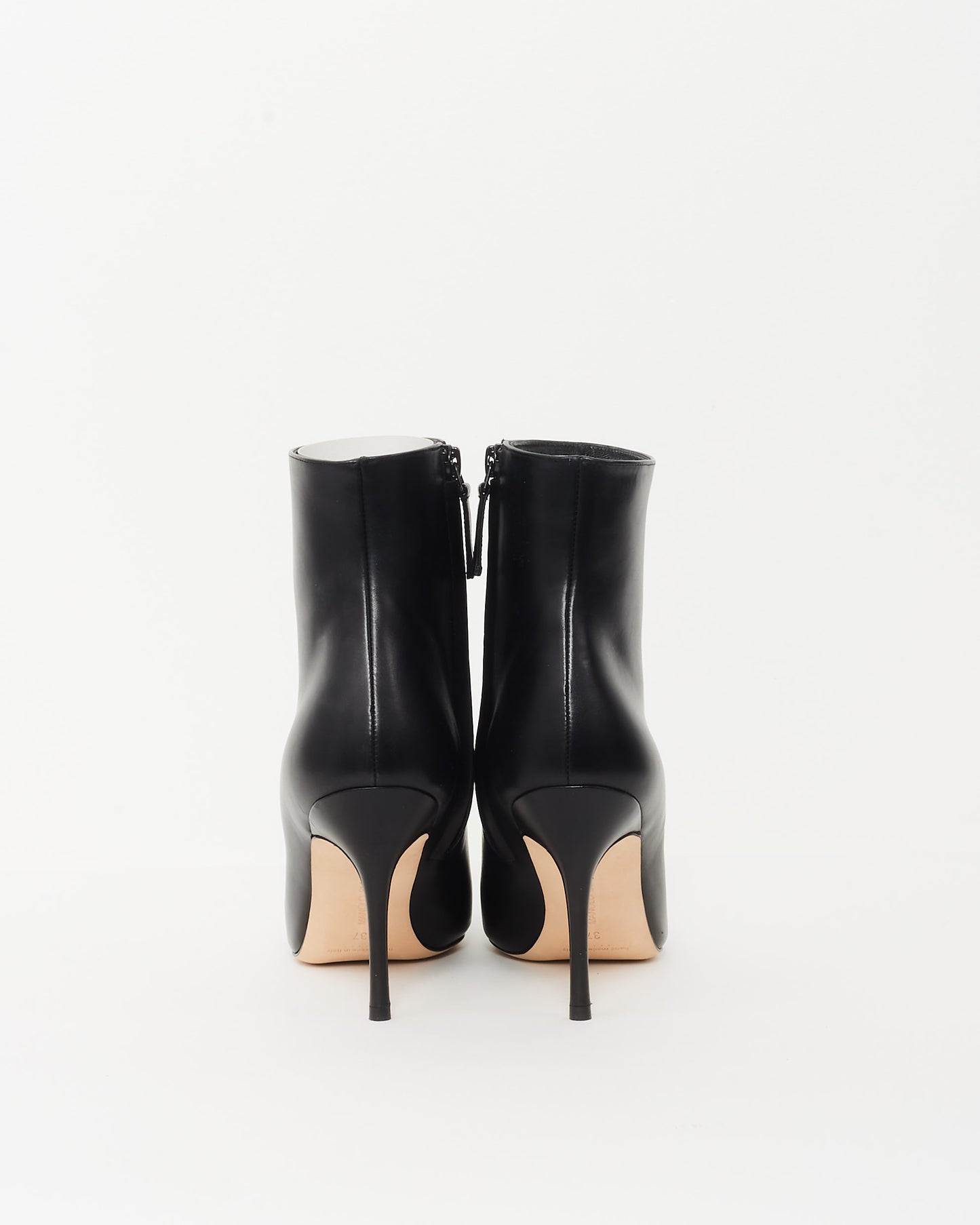 Manolo Blahnik Black Leather Insopo Ankle Booties - 37