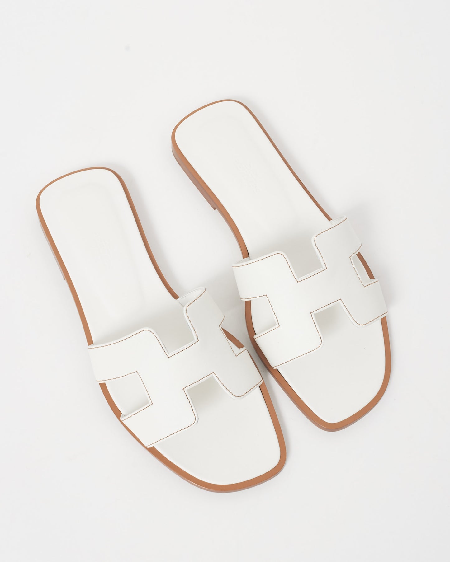 Hermès White Leather Oran Sandals - 35.5