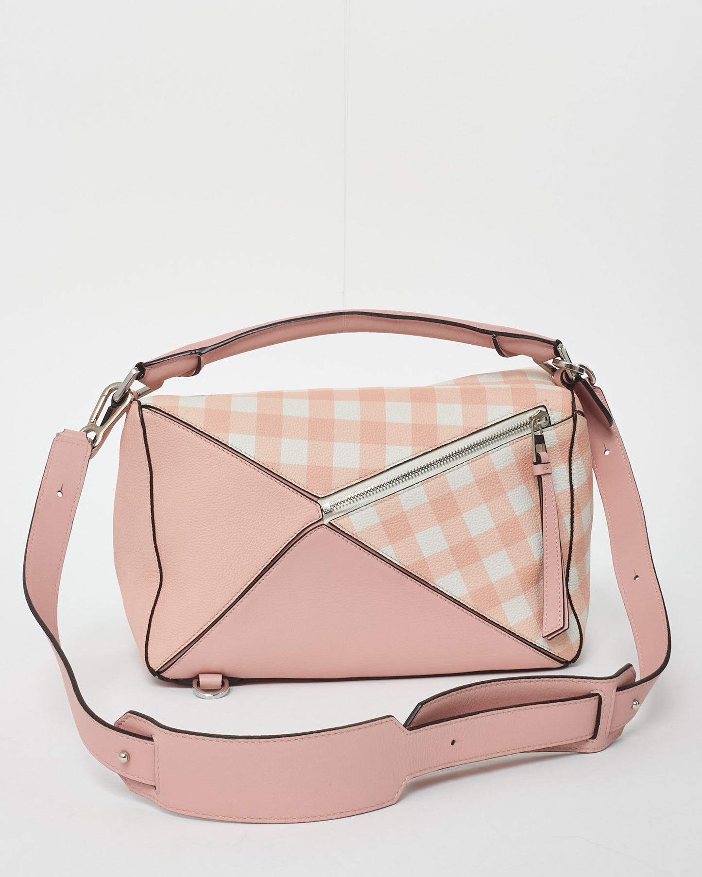 Loewe Pink 
White Calfskin Leather Gingham Medium Puzzle Bag