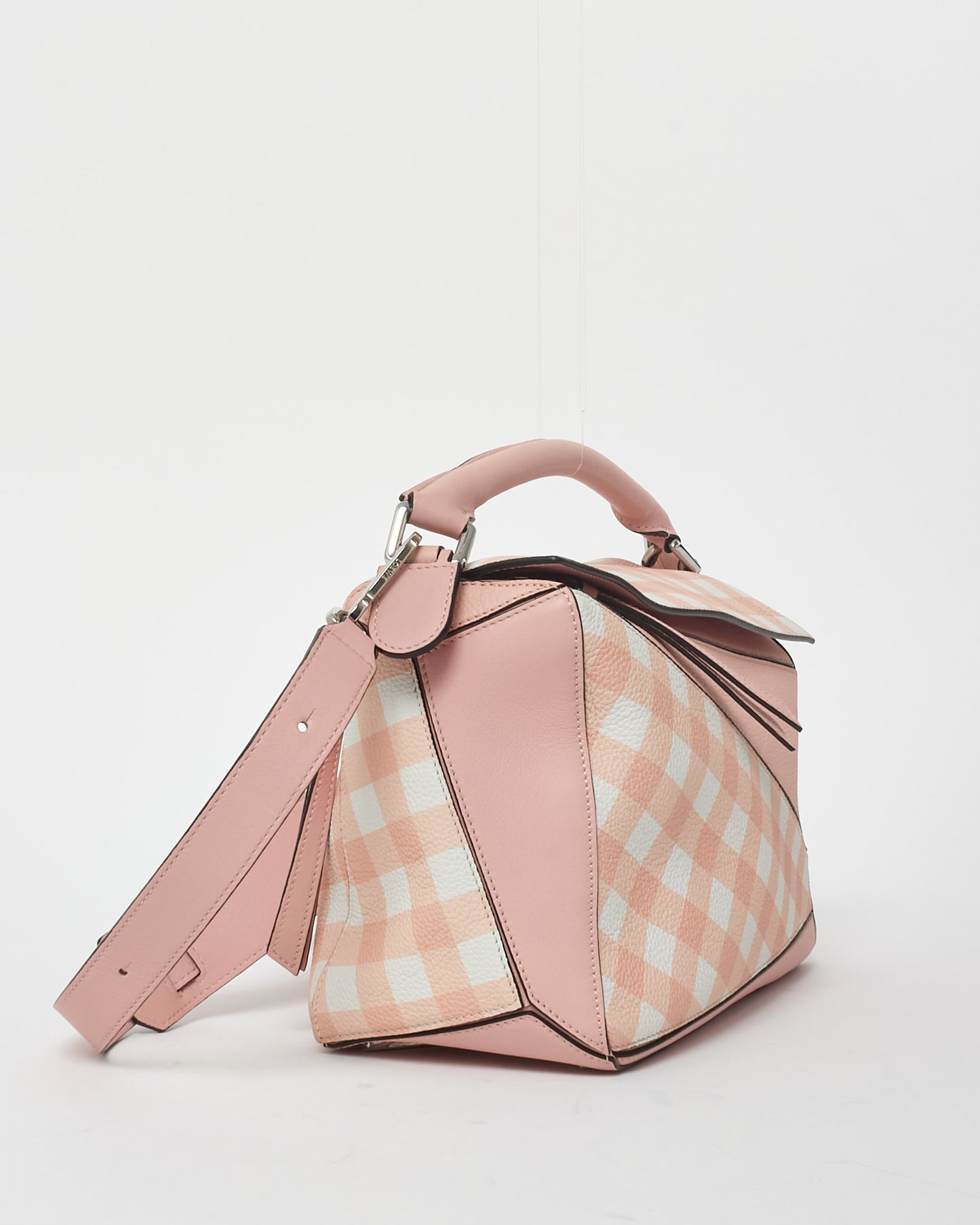 Loewe Pink 
White Calfskin Leather Gingham Medium Puzzle Bag