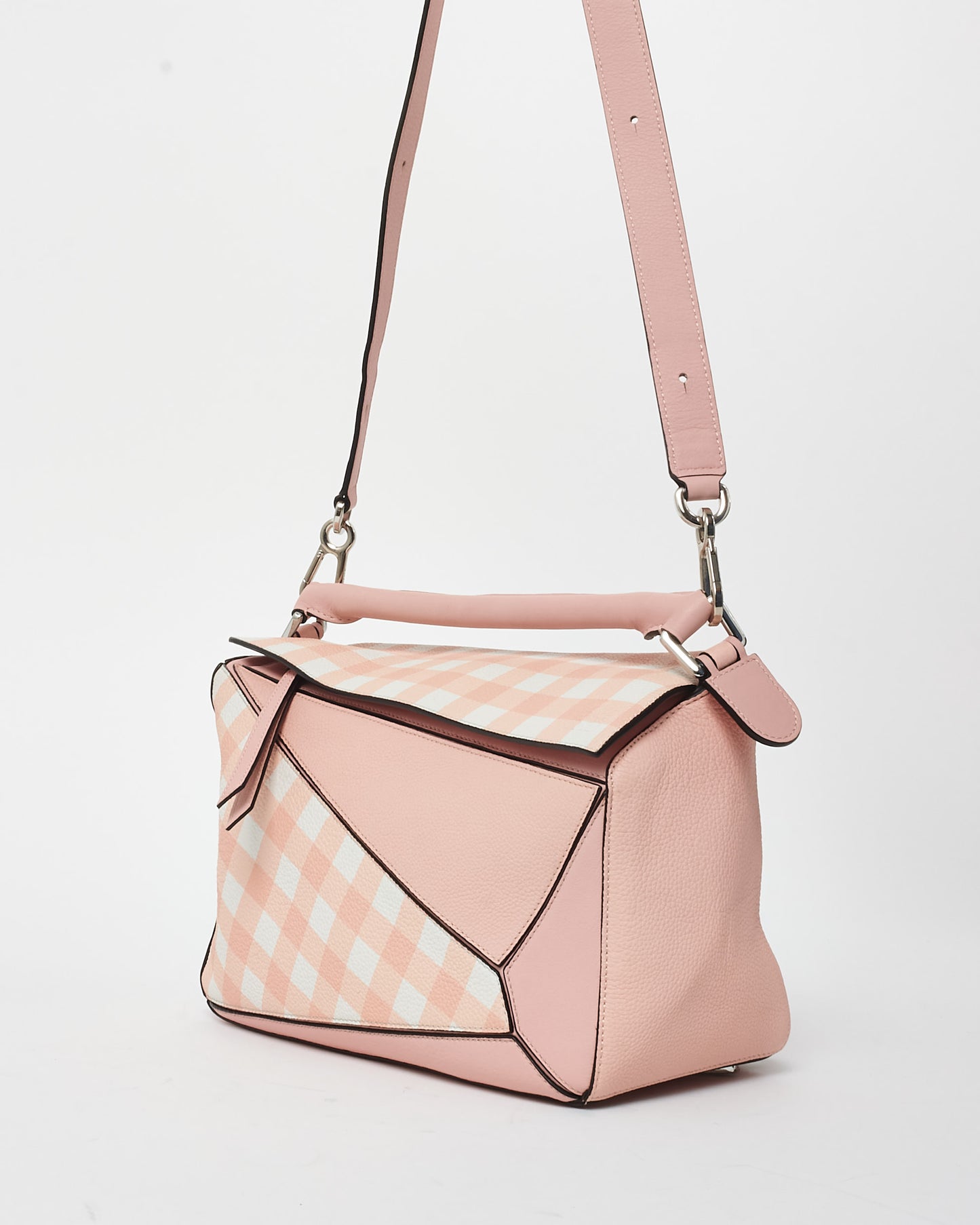 Loewe Pink 
White Calfskin Leather Gingham Medium Puzzle Bag