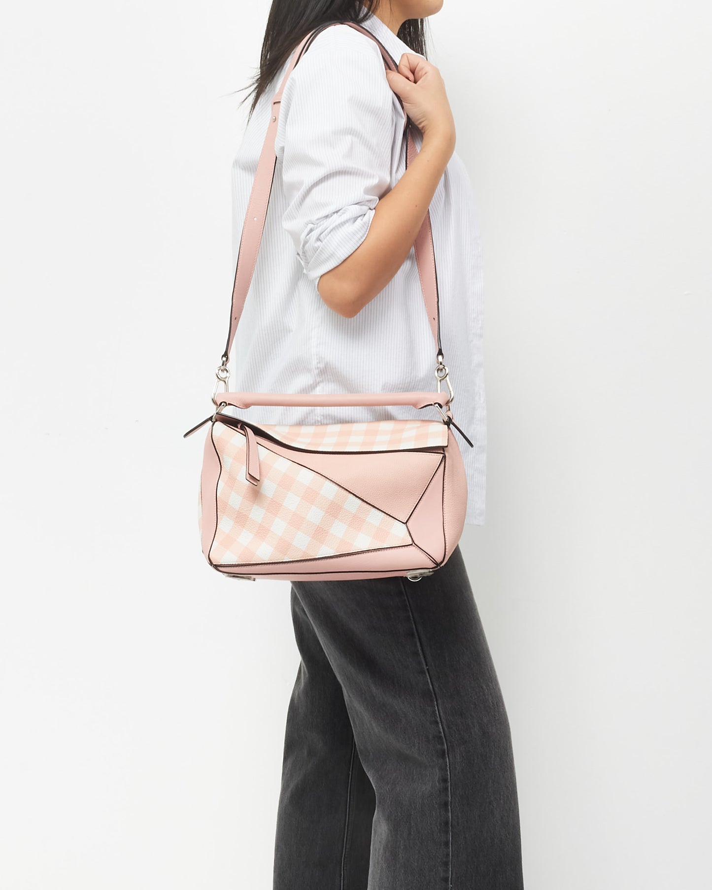 Loewe Pink 
White Calfskin Leather Gingham Medium Puzzle Bag