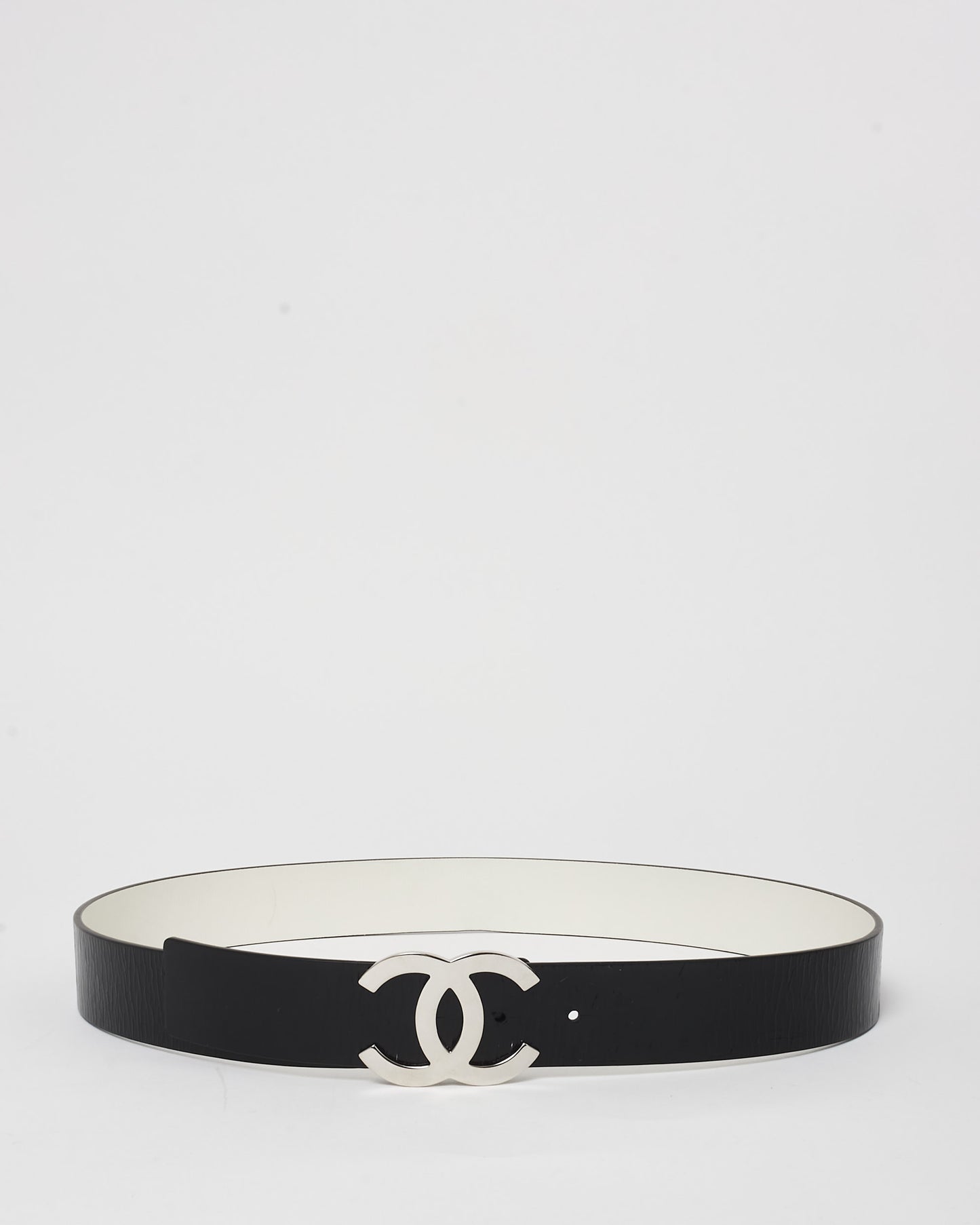 Chanel Black 
White Patent Leather CC Logo Reversible Belt - 90