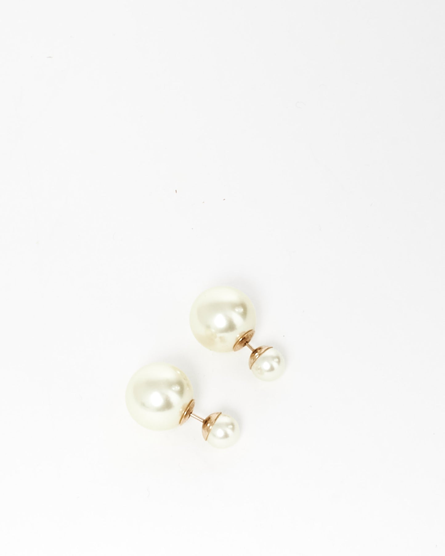 Dior White Resin Pearl 
Gold Metal Tribales Earrings