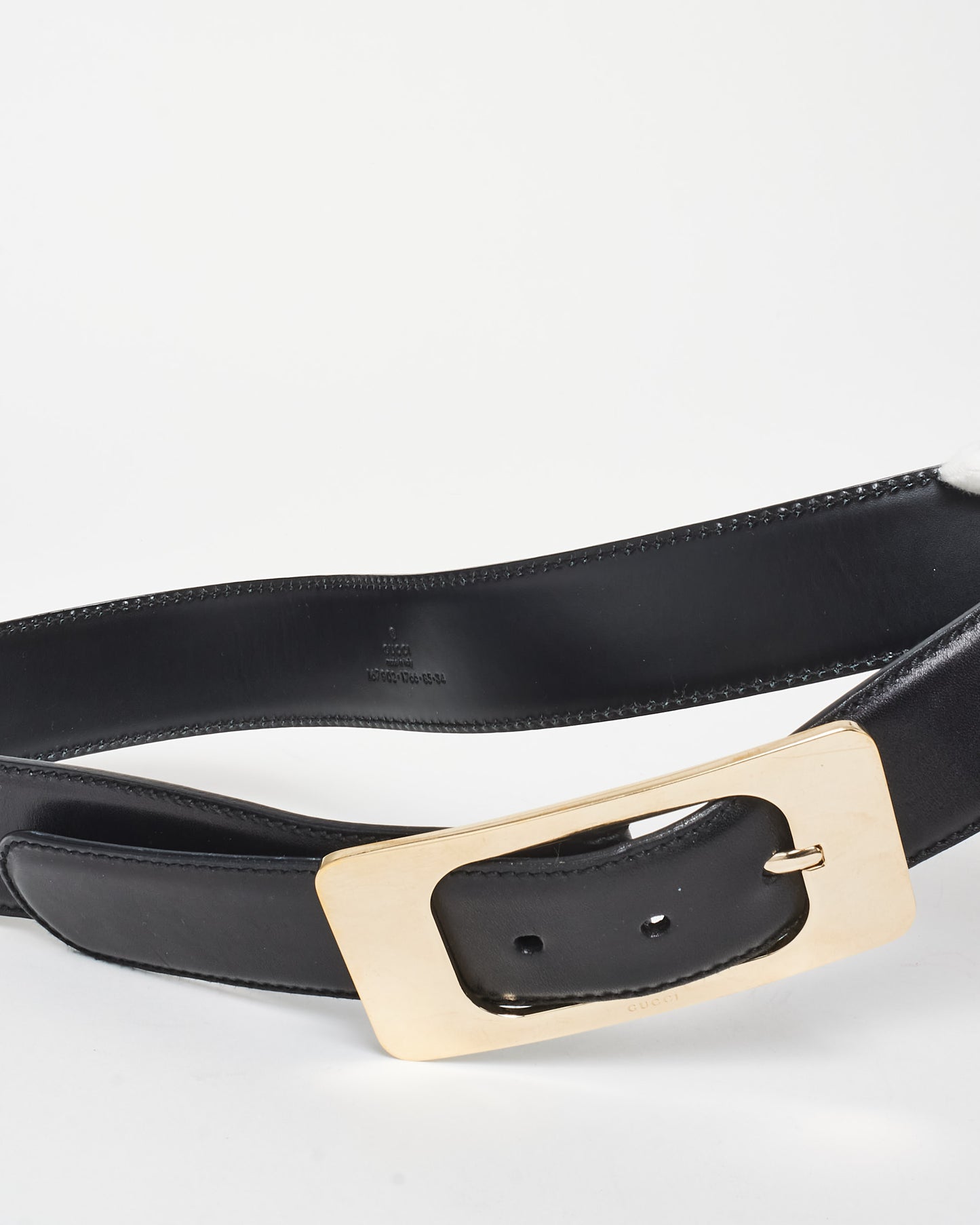 Gucci Vintage Black Leather 
Gold G Belt - 85/34