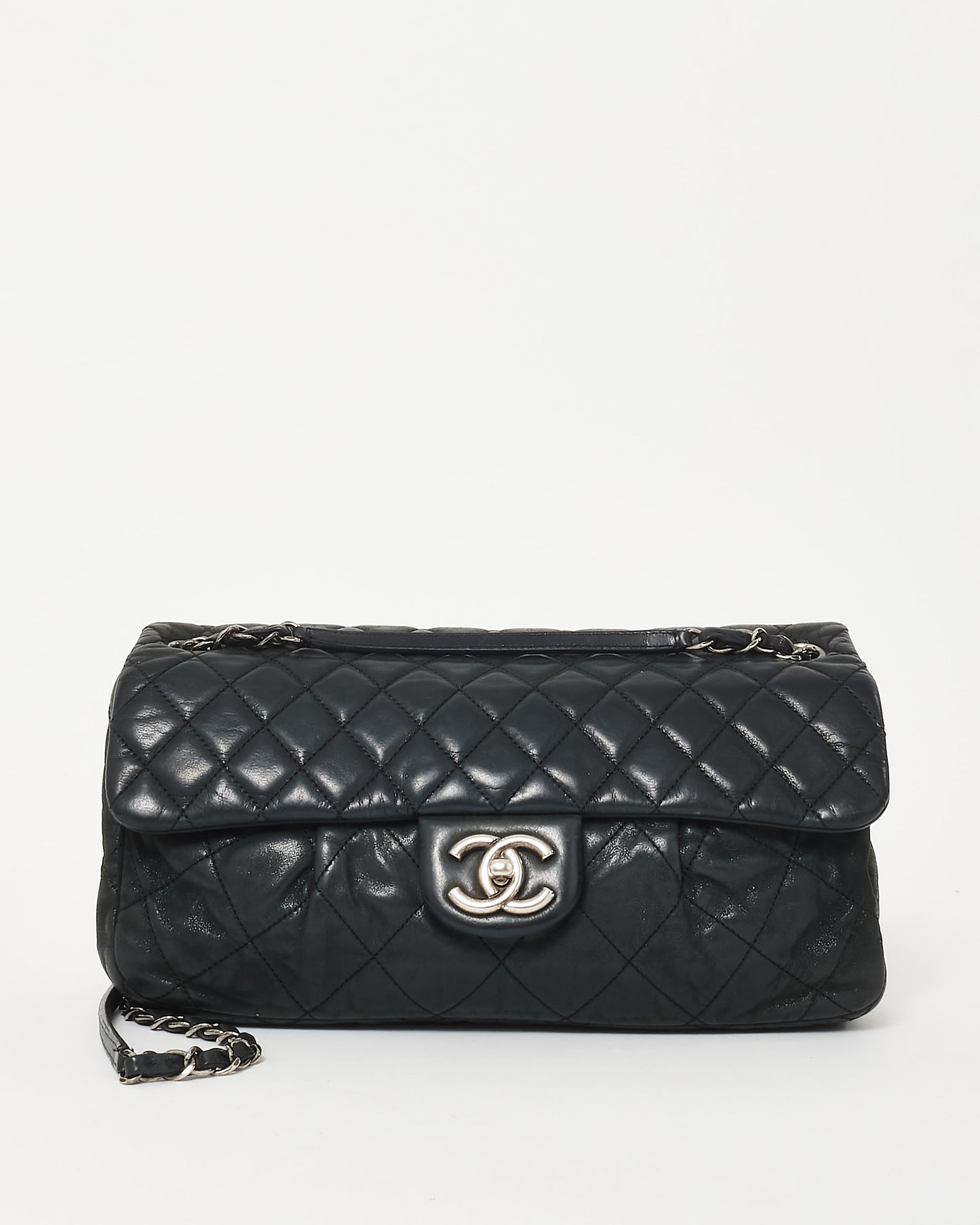 Chanel Black Iridescent Lambskin Chic Quilt Flap Bag