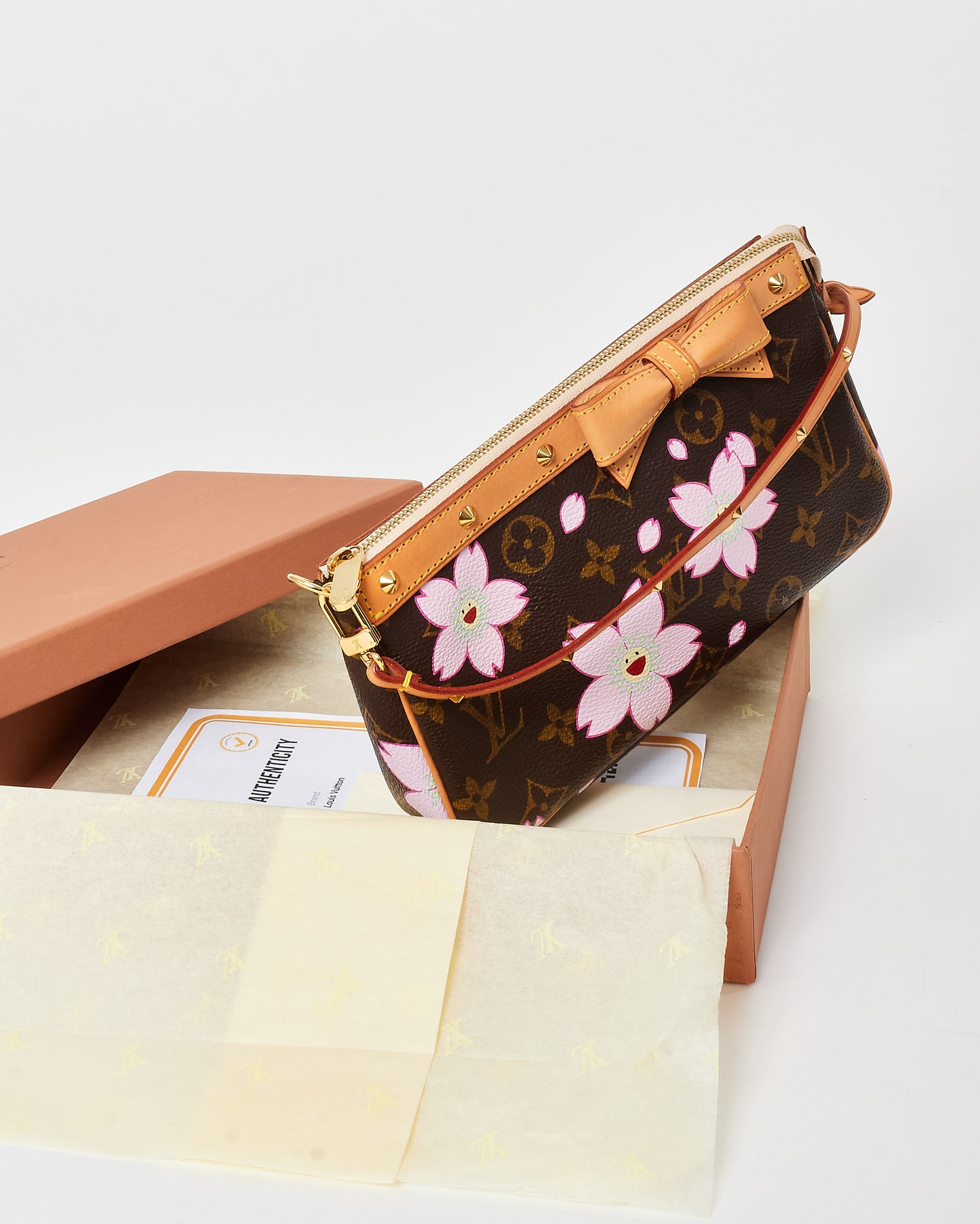 Louis Vuitton Monogram Coated Canvas Cherry Blossom Takashi Murakami Pochette D
Accessoires