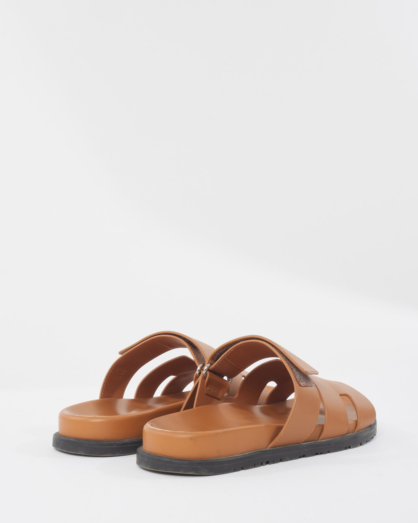 Hermès Gold Leather Chypre Sandals - 41