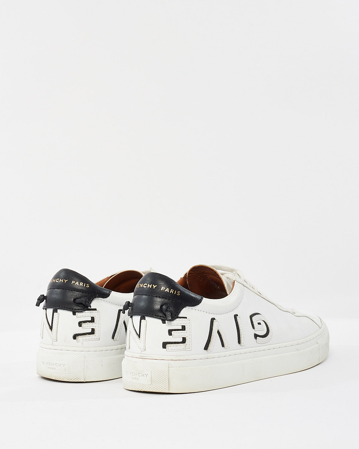 Givenchy White 
Black Leather Reverse Low Top Sneakers - 41 MEN