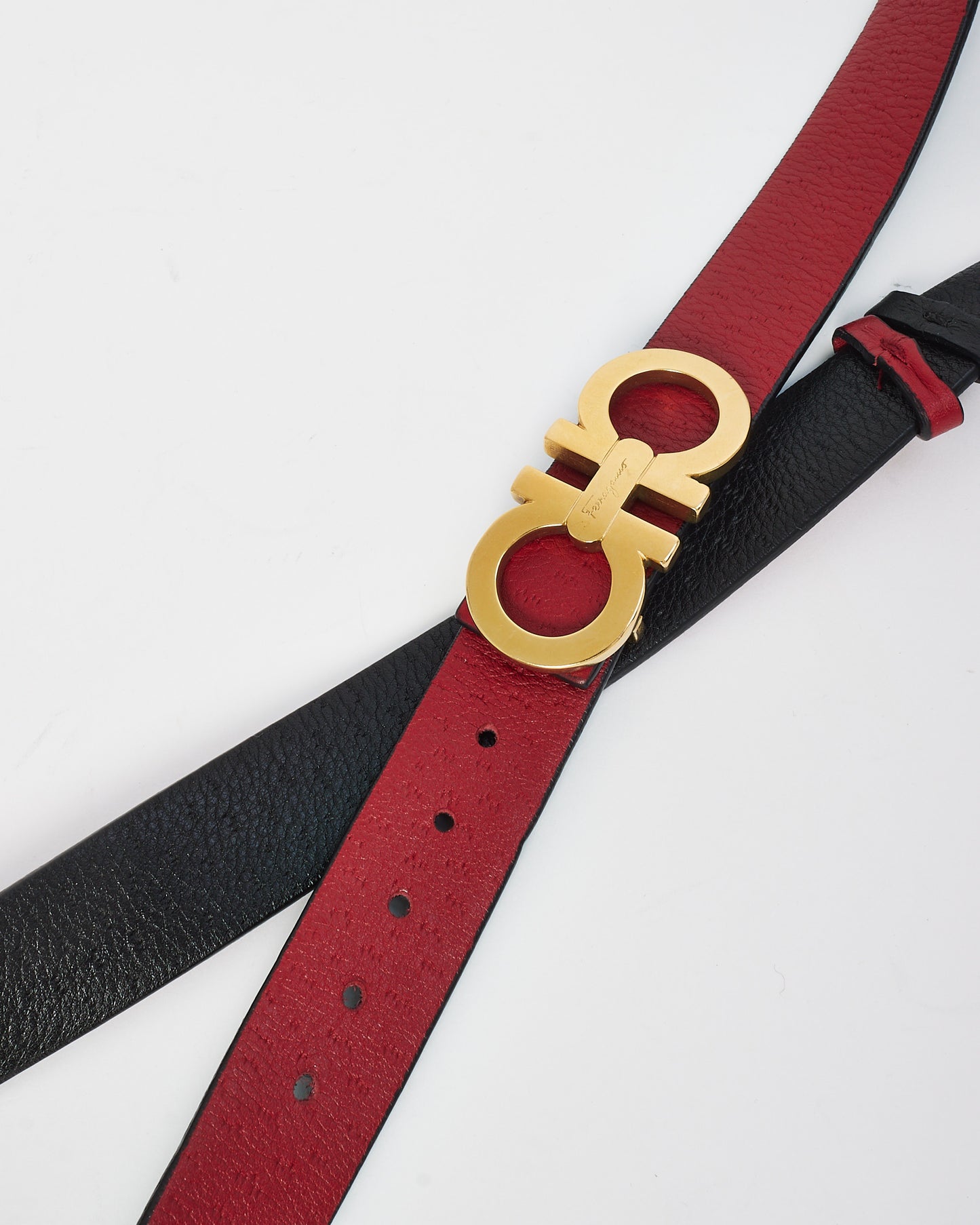 Salvatore Ferragamo Black 
Red Reversible Leather Belt - 40/100