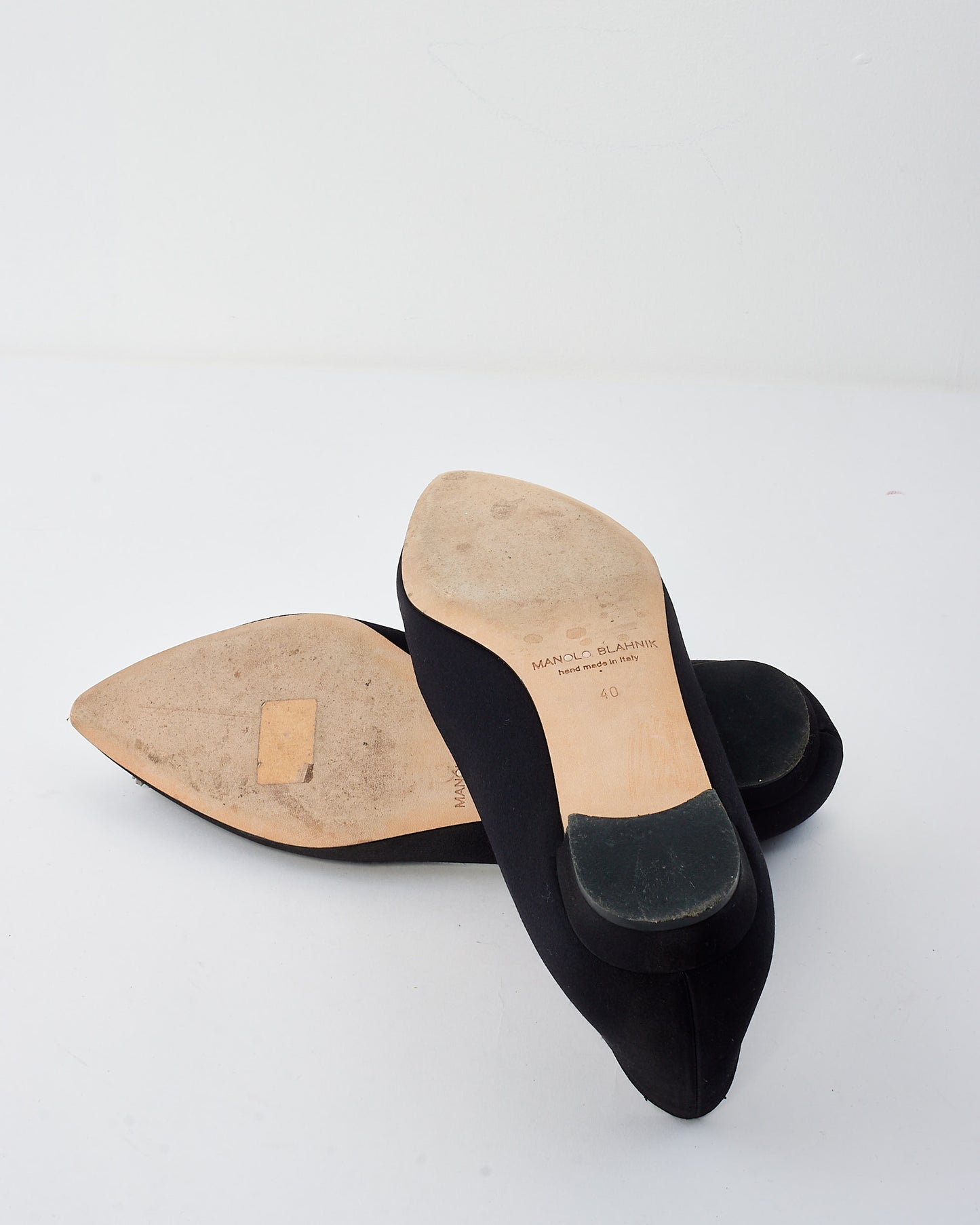 Manolo Blahnik Black Satin Hangisiflat Ballerina Flats - 40