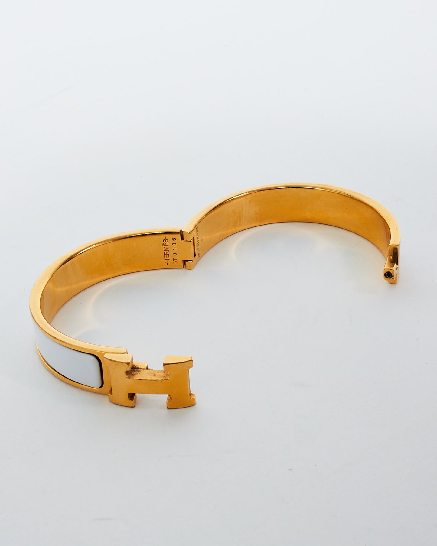 Hermès White 
Gold Clic H Bracelet - PM