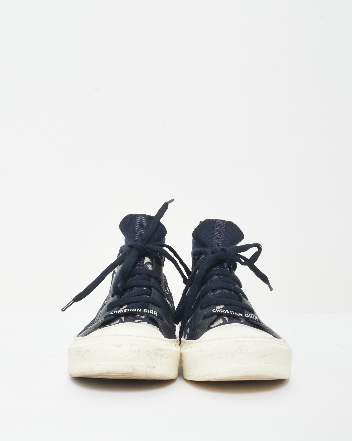 Dior Navy Knit Oblique Monogram Walk
N
Dior Hightop Sneakers - 38