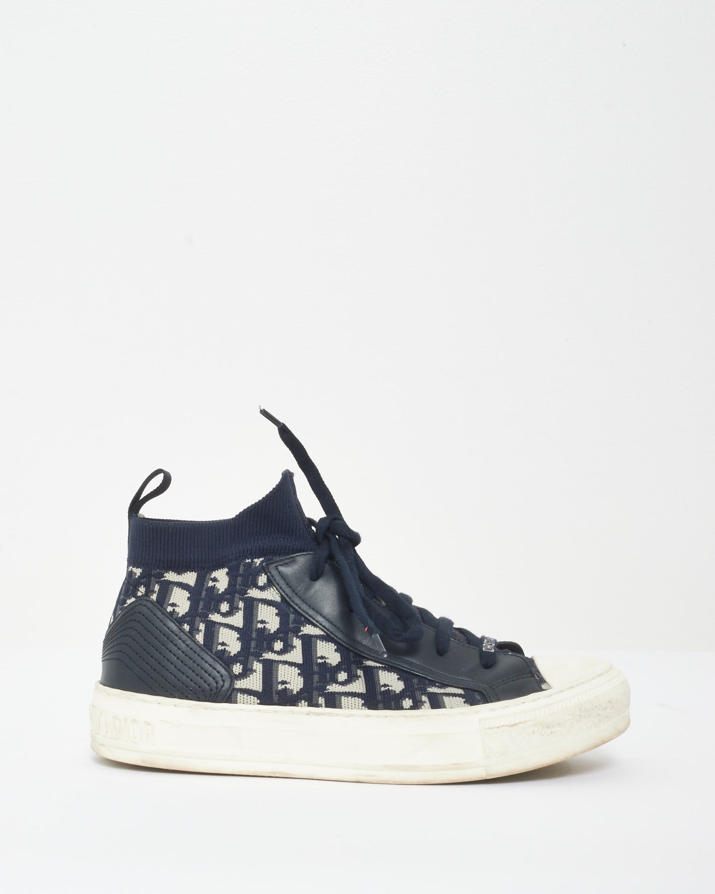 Dior Navy Knit Oblique Monogram Walk
N
Dior Hightop Sneakers - 38