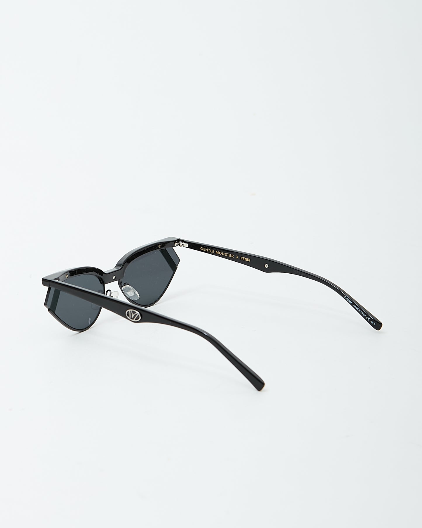 Fendi x GENTLE MONSTER Lunettes de soleil œil de chat noires Gentle Fendi No1