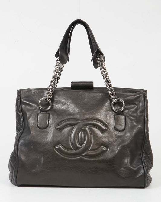 Grand sac fourre-tout Perfect Day en cuir d
agneau noir Chanel