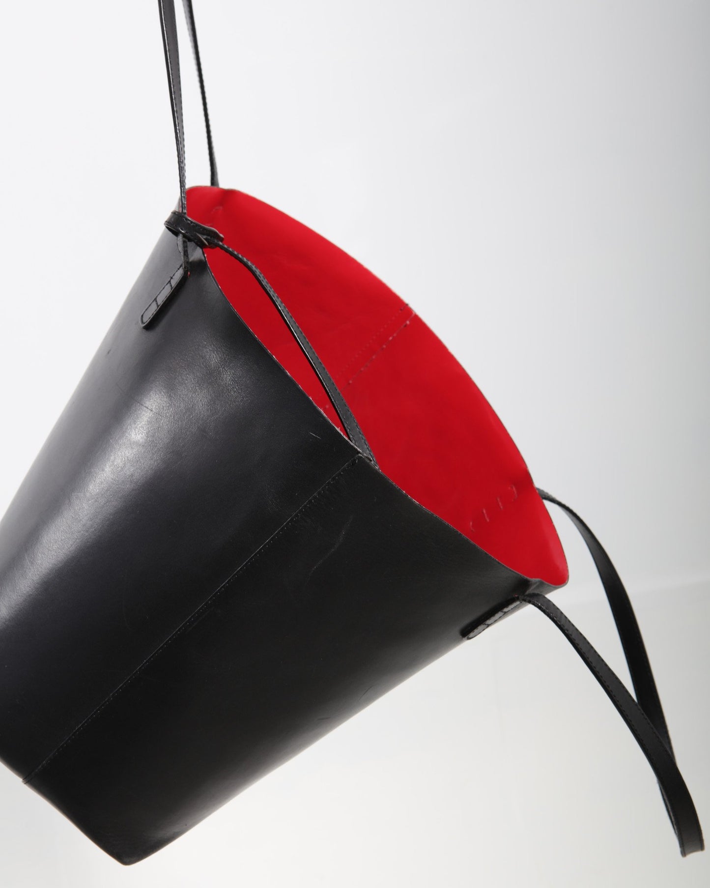 Mansur Gaviel Black/Red Leather Tote Bag