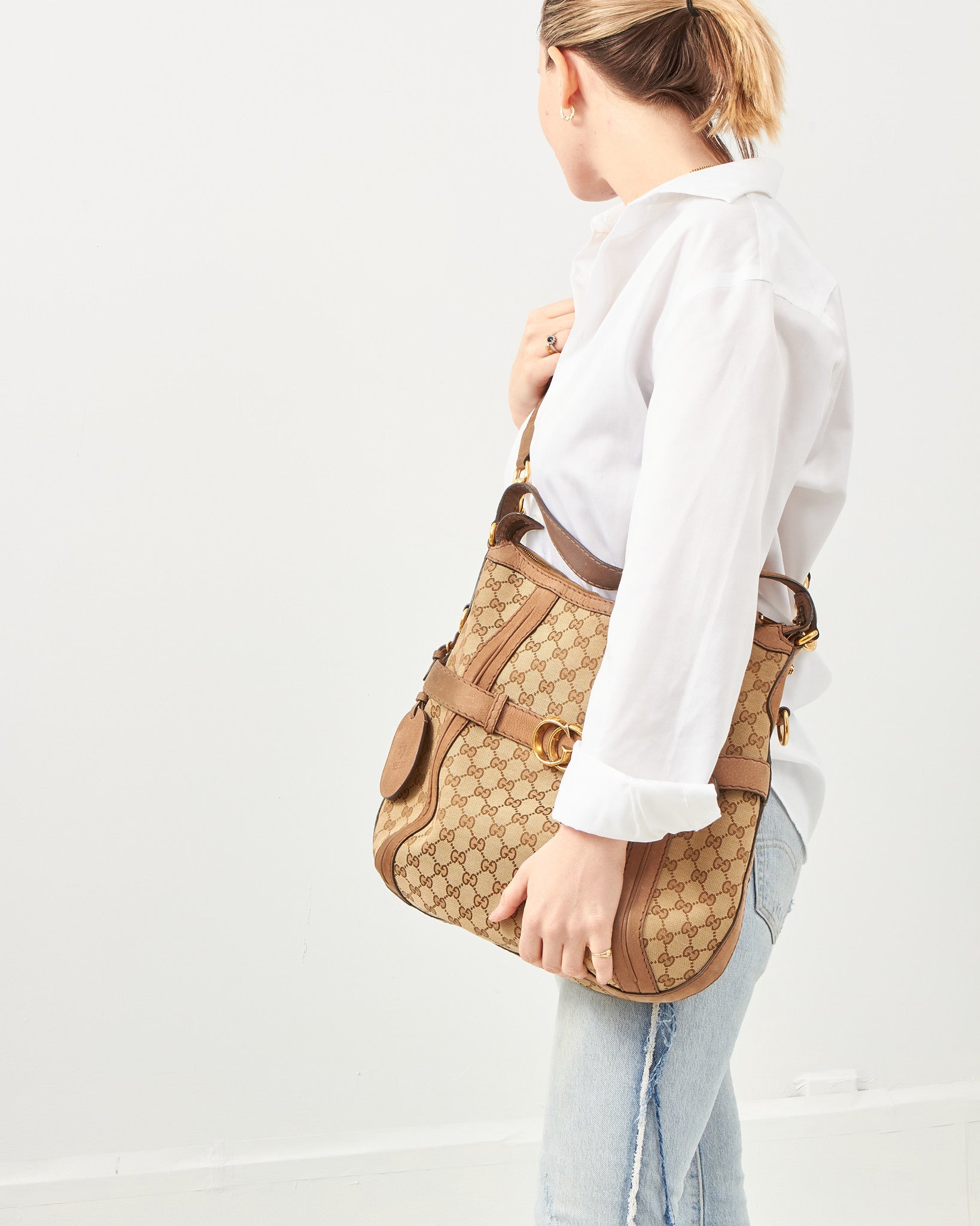 Gucci Beige GG Canvas Medium Running Hobo Bag